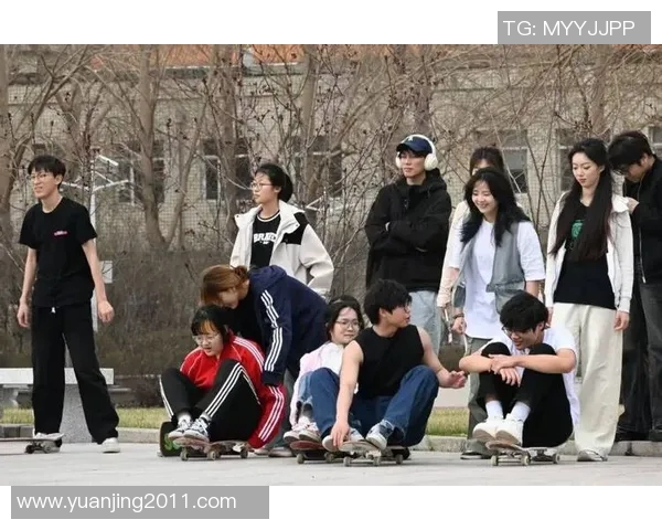 聚焦滑板运动：杭州滑板队展现青春活力与团队精神的力量